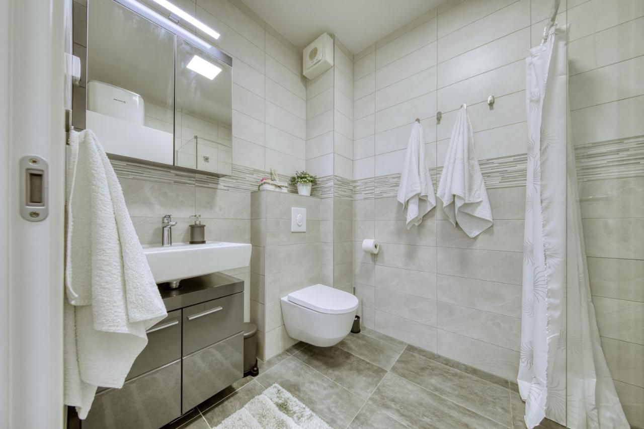 Apartment Alegria Zara Esterno foto